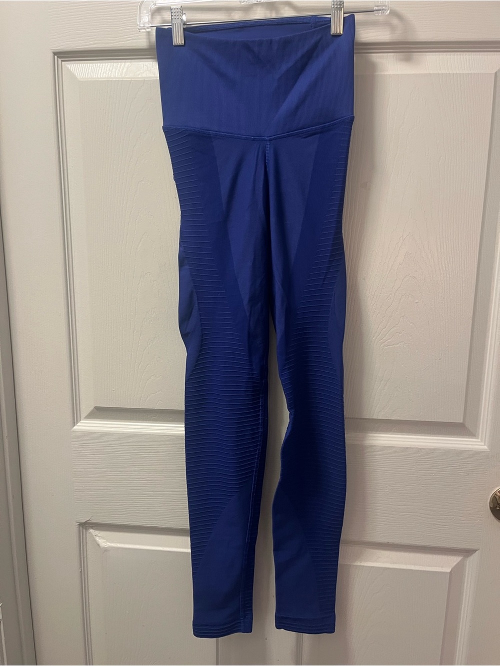 Women’s‎ DRI-FIT Blue High Rise Compression Leggings Textured Side Panels Size S - Picture 2 of 10